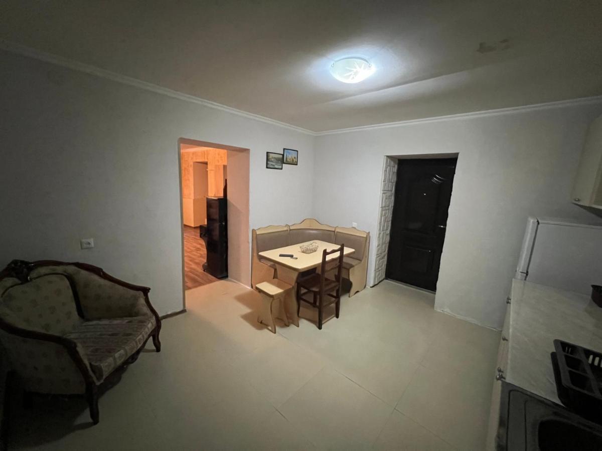 Cozy Apartment In The Centre Of Κουτάισι Εξωτερικό φωτογραφία