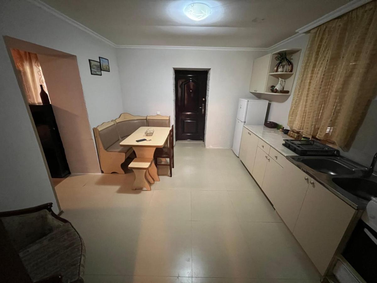 Cozy Apartment In The Centre Of Κουτάισι Εξωτερικό φωτογραφία